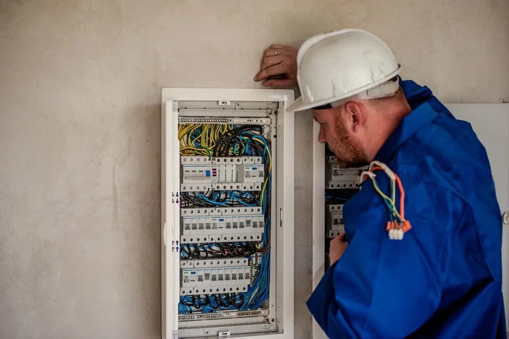 Why Upgrading Electrical Panels in Your  New Hampshire Home Could Save Money