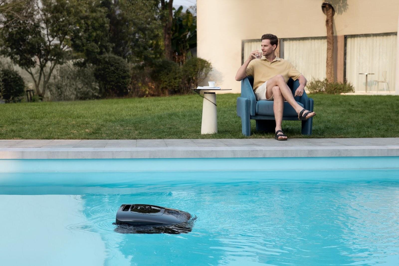 Can I Leave My Robot Pool Cleaner in the Pool?